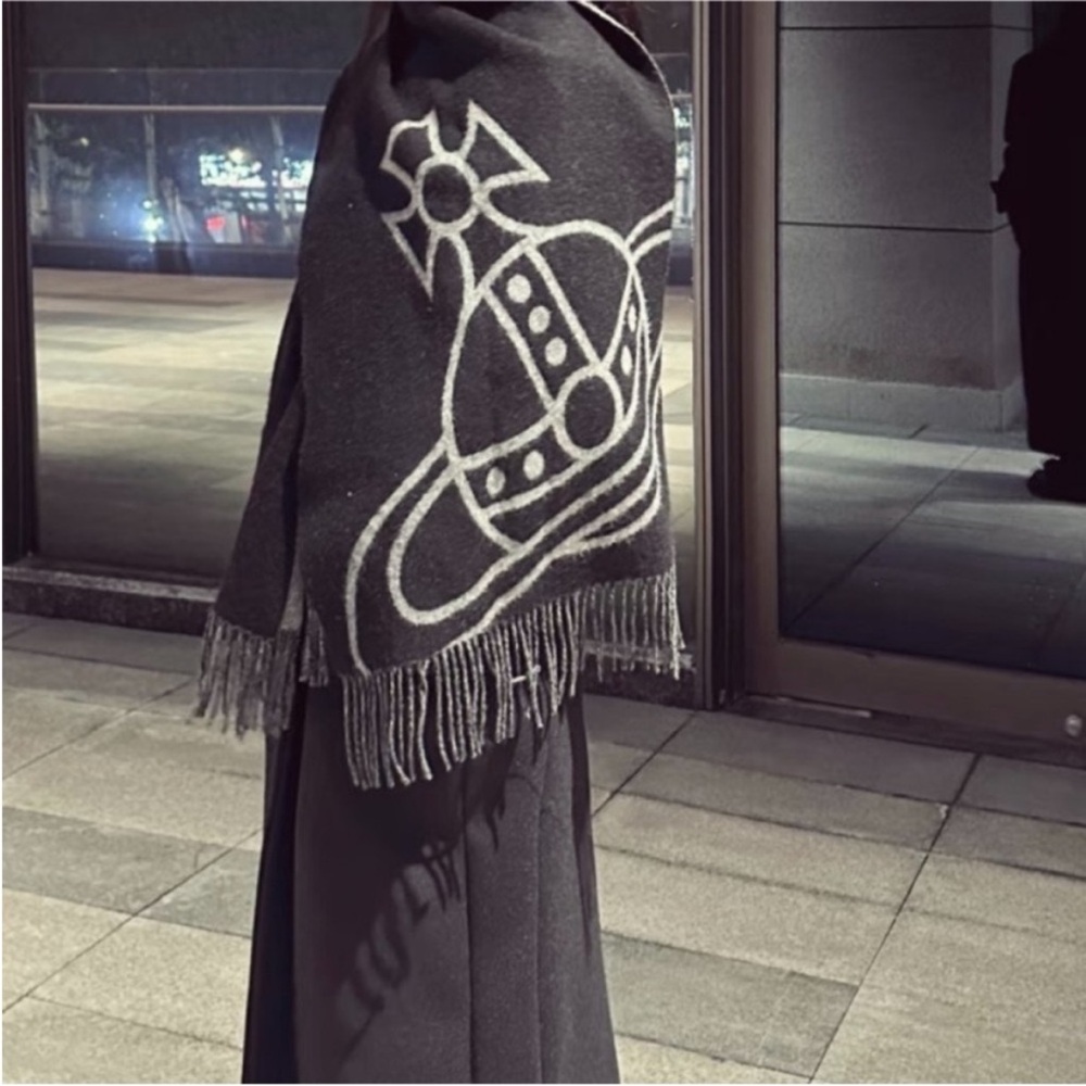 Vivienne Westwood wool scarf - Picture 4 of 9